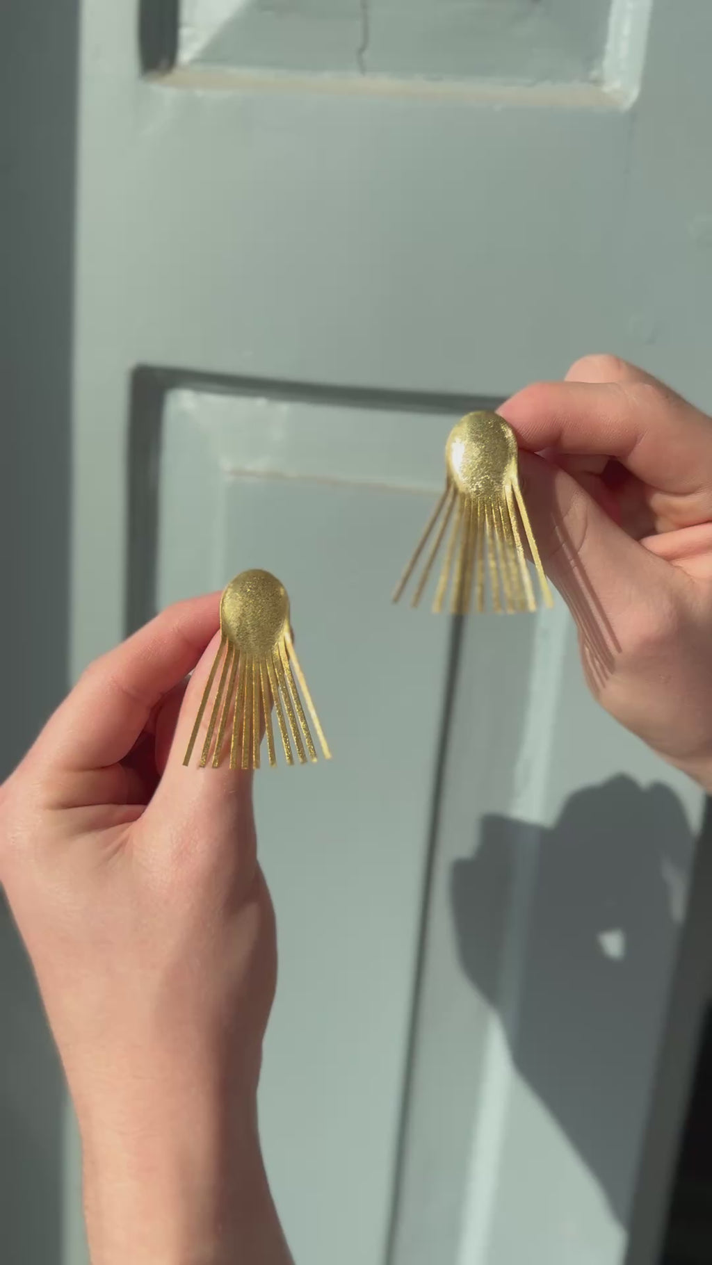 sunbeams earring gold