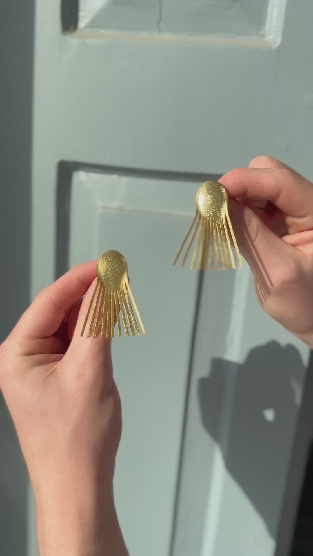 sunbeams earring gold